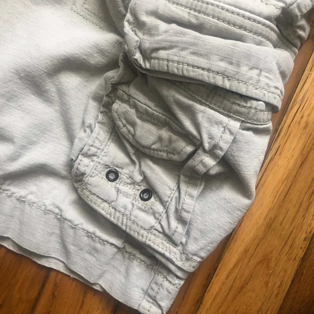 Men’s Aeropostale Cream Stretch Cargo Shorts - Picture 4 of 6